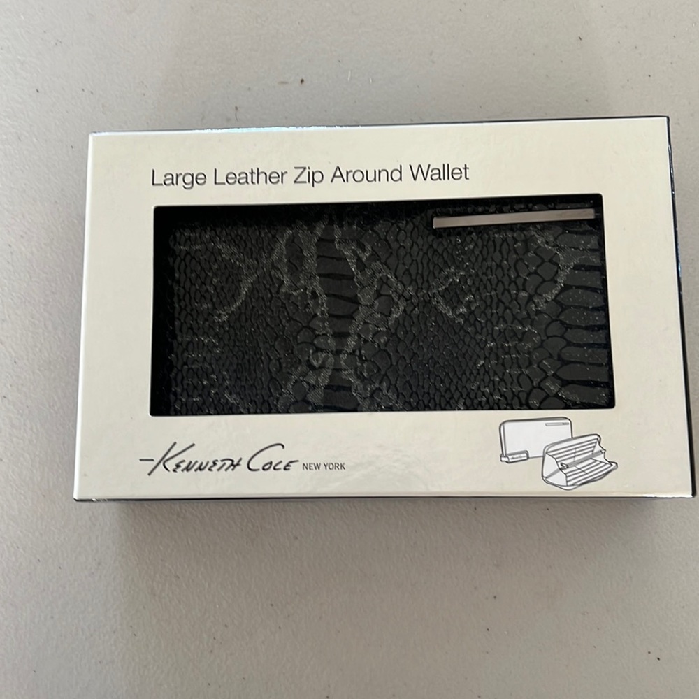 Black snake large zip around wallet